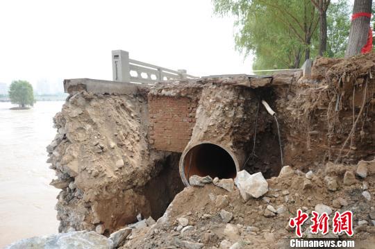 29�հ������m�ݳǅ^(q��)�ϞI��·һ���L(zh��ng)�s120������8��10�׵��S�ӵ̷��l(f��)����������(d��o)��8�����[��·�������������O(sh��)�������ǅ^(q��)��ˮ�ܵ���������(d��o)�³��P(gu��n)������ӃɅ^(q��)���־���������ˮ�Д������G���z