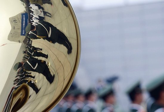 ���ꡰ��һ�ˡ����}ײ犃xʽ���ļ���ʽ�_��