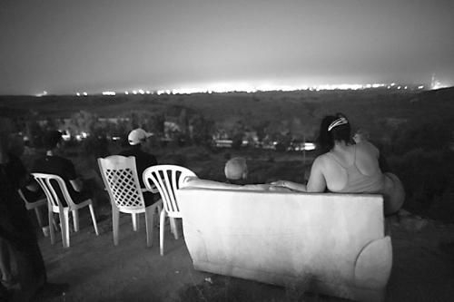 ���h(hu��n)��r(sh��)��(b��o)ӛ�� ��С������(j��)Ӣ������(d��)����(b��o)��13��?q��ng)?b��o)����һ����ɫ���񱊾ۼ���ɽ픡��^�p����܊�Zը��ɳ�؎�����Ƭ(��D)��ǰ���罻�W(w��ng)վ�ϼ��𹫑����̶̔�(sh��)�ձ��D(zhu��n)�l(f��)���f����