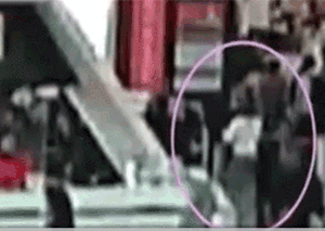 ����ʾ�������r�����S�κ��Гp���r������(qi��ng)�����ˏ�(qi��ng)������(y��n)����D�������_�˴��¼��ĺ�Ļ���������r���P(gu��n)ע�R��δ���đB(t��i)������