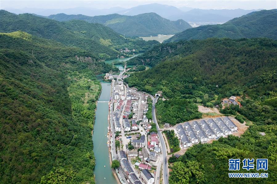 ���ƵZ�^�M�����ꡤ�Gɫ�l(f��)չ �Gɫ����D�Ļ��ӣ���1���㽭ͩ�]�J�Ĵ壺���V��ˮ���塱ɽ׃��ɽ�yɽ