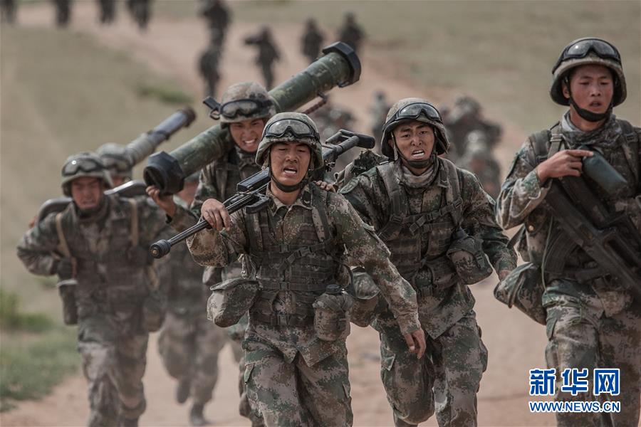 �����Aȫý�^�l���D�Ļ��ӣ���13�������Ї���ɫ��܊֮·韲�ǰ�M�����h����������܊ί�I(l��ng)��(d��o)���M������܊꠽��O(sh��)70��o(j��)��